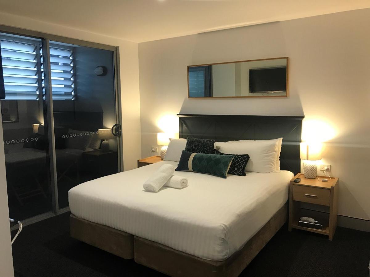 Crown On Darby Newcastle Aparthotel Exteriör bild