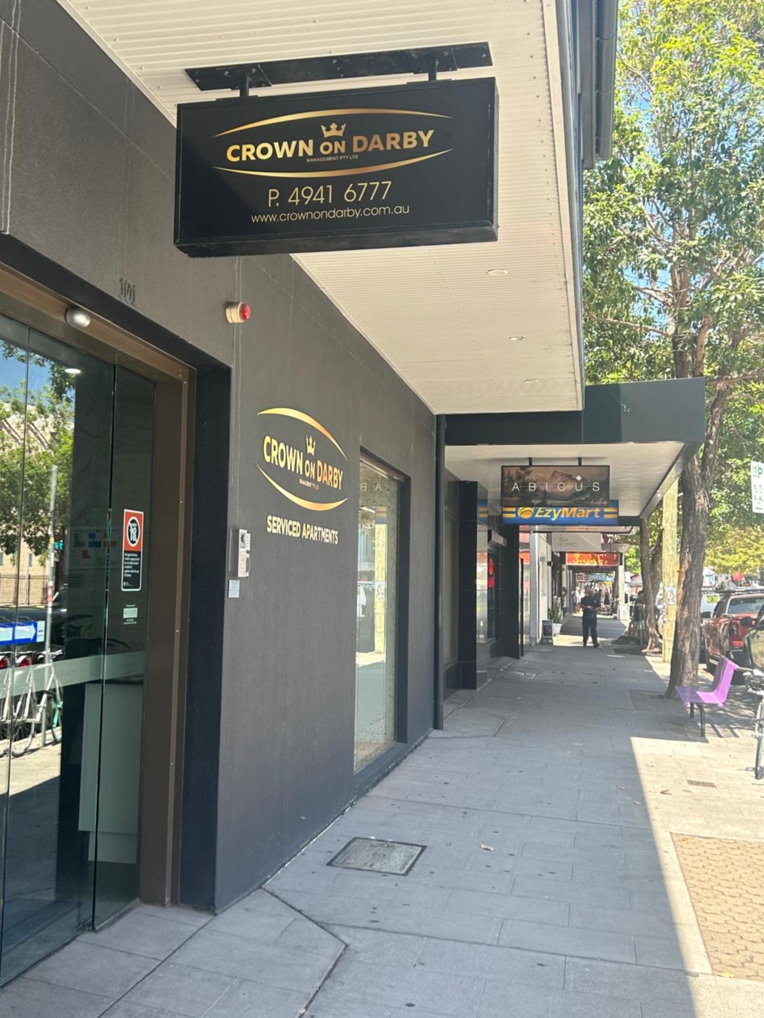 Crown On Darby Newcastle Aparthotel Exteriör bild