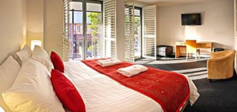 Crown On Darby Newcastle Aparthotel Exteriör bild