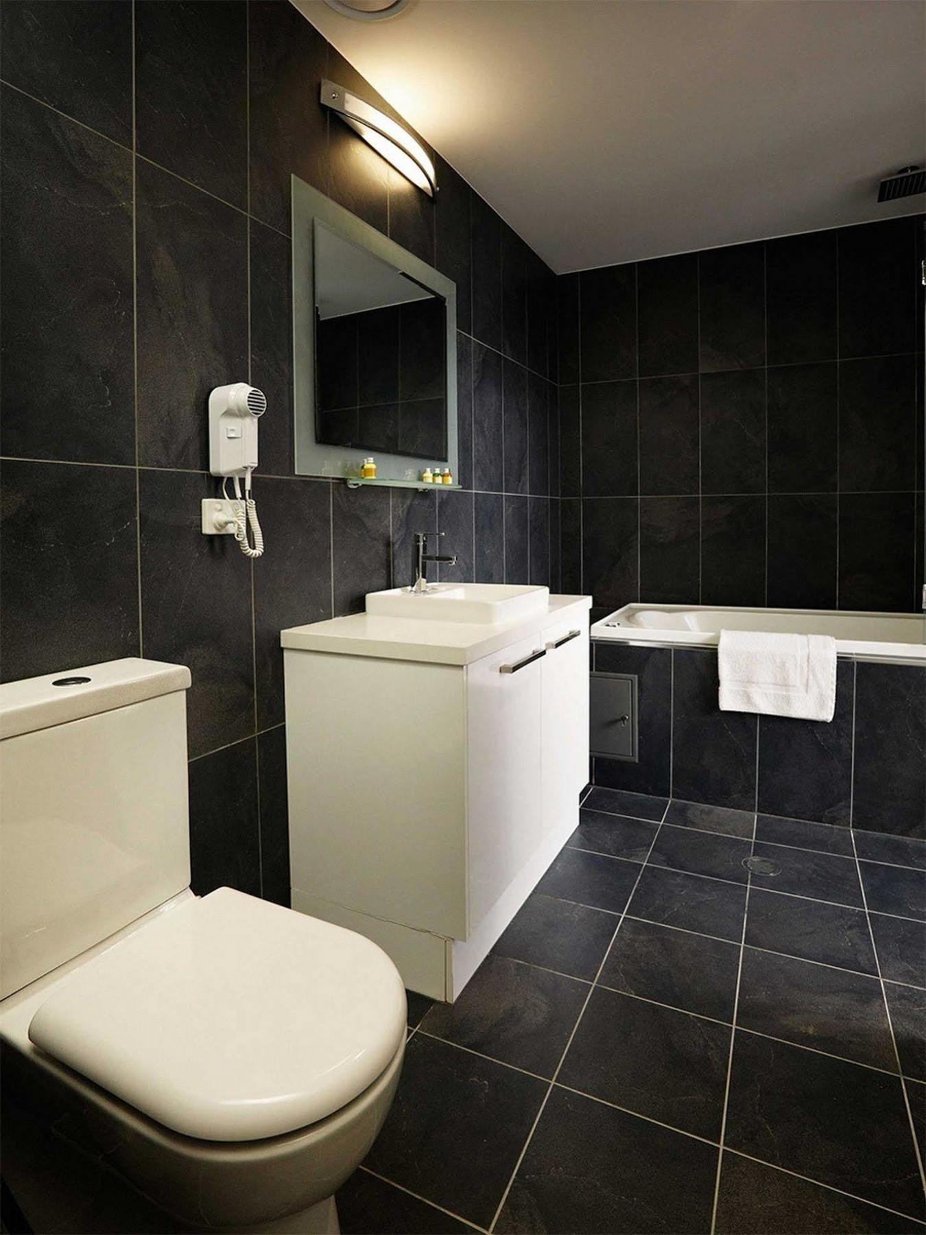 Crown On Darby Newcastle Aparthotel Exteriör bild